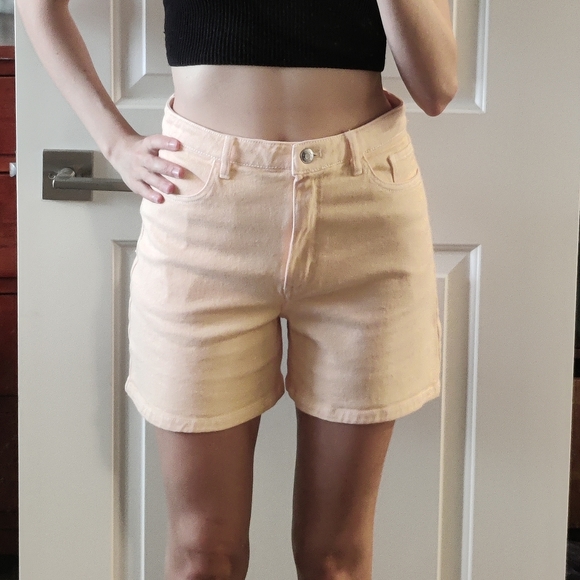 Aritzia Wilfred Free Mercury Short in gd sunfaded apricot - Picture 3 of 9